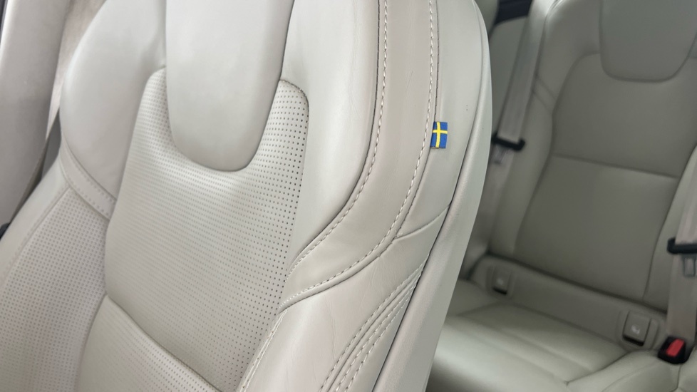 Volvo XC60 Inscription Pro Black #53