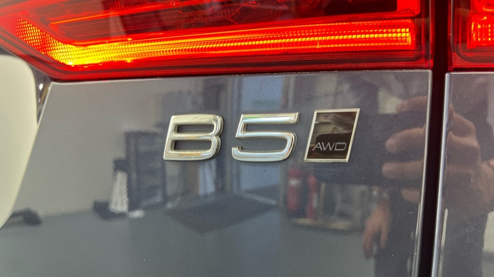 Volvo XC60 Inscription Pro Black #37