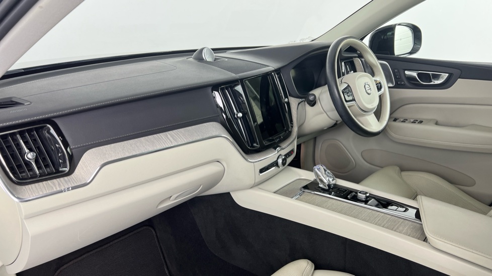 Volvo XC60 Inscription Pro Black #51