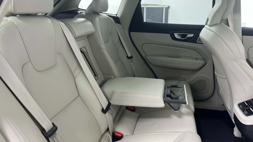 Volvo XC60 B5 Ultimate, Awd Mild Hybrid, Darkharman Blue #6