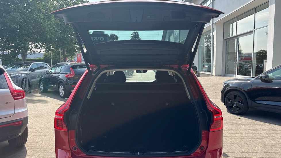 Volvo XC60 D4 Awd R-design Winter Pack , 360 Camer Red #13