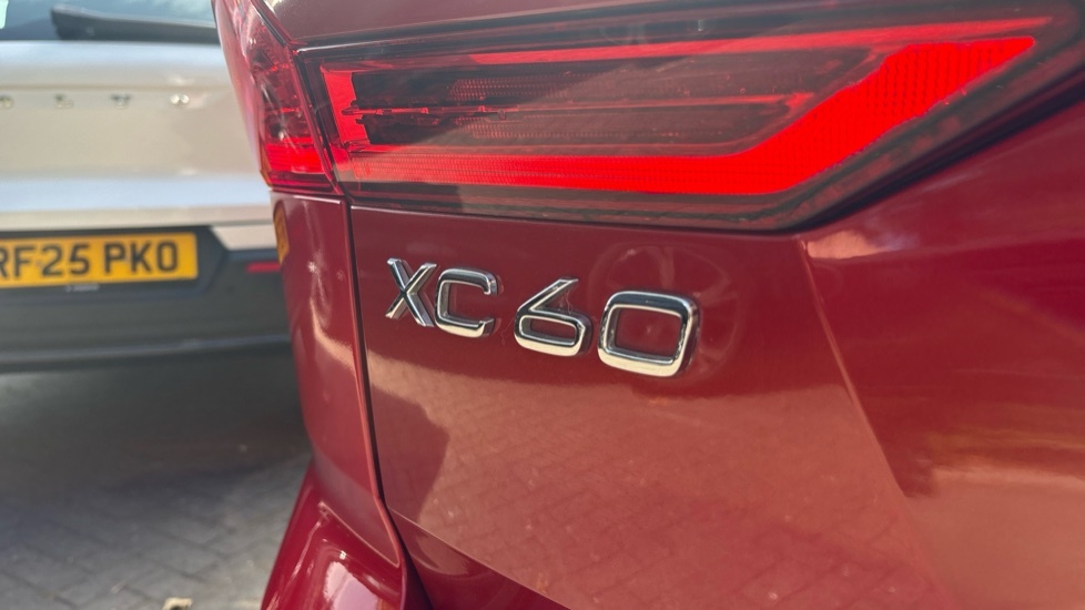 Volvo XC60 D4 Awd R-design Winter Pack , 360 Camer Red #23