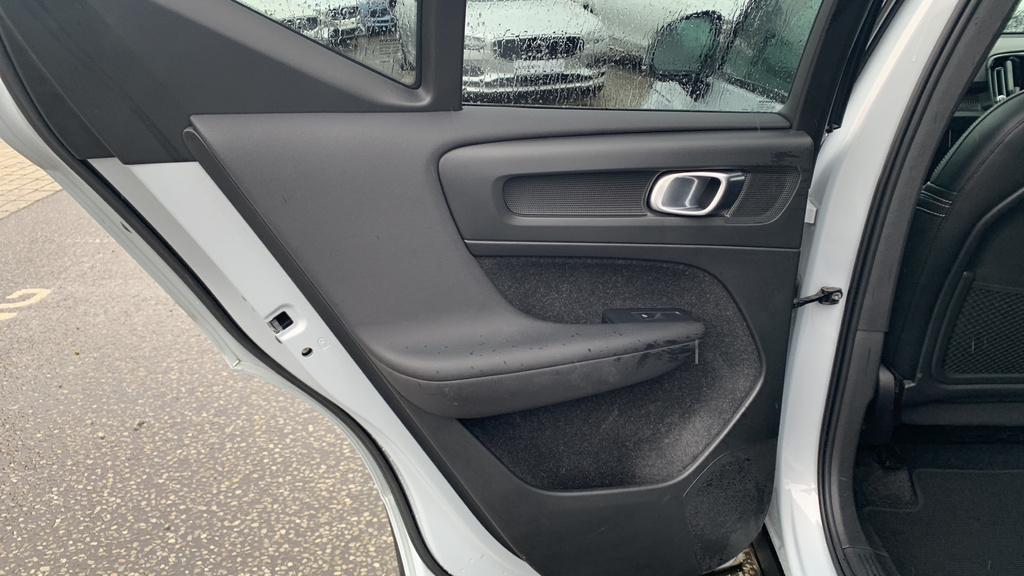 Volvo XC40 2.0 B4p Inscription Pro Grey #87
