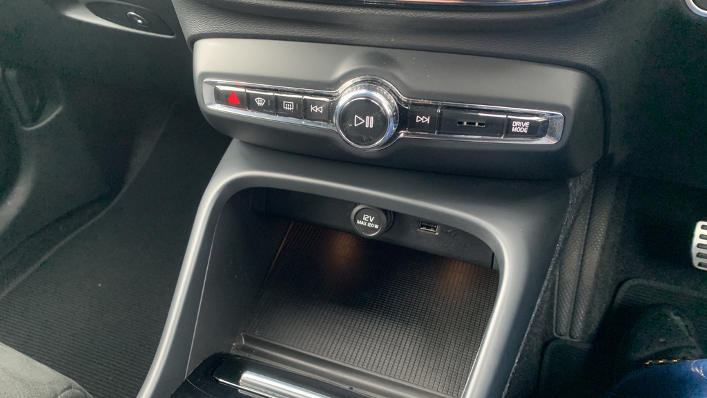 Volvo XC40 2.0 B4p Inscription Pro Grey #128