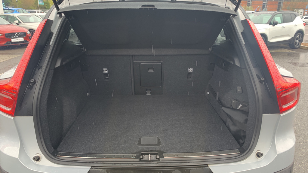 Volvo XC40 2.0 B4p Inscription Pro Grey #54