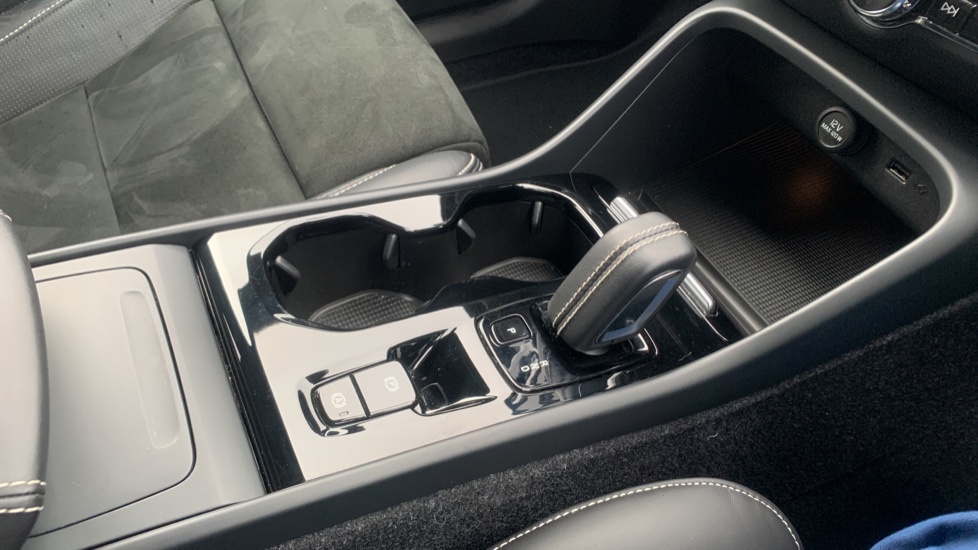 Volvo XC40 2.0 B4p Inscription Pro Grey #127