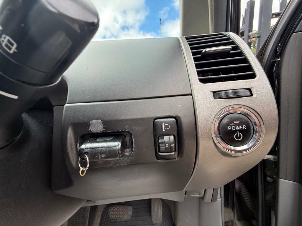 Toyota Prius 1.5 T4 Cvt Black #19