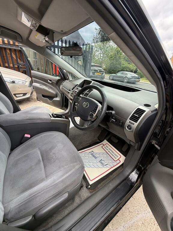 Toyota Prius 1.5 T4 Cvt Black #15