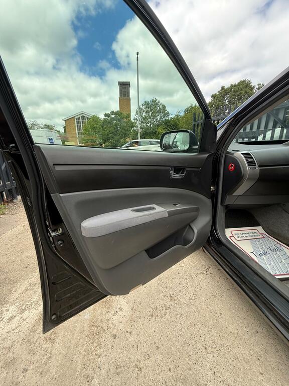 Toyota Prius 1.5 T4 Cvt Black #13