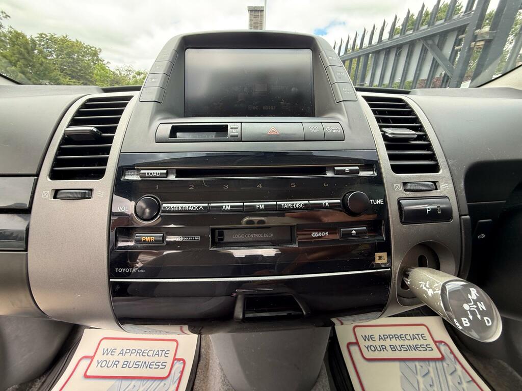 Toyota Prius 1.5 T4 Cvt Black #23