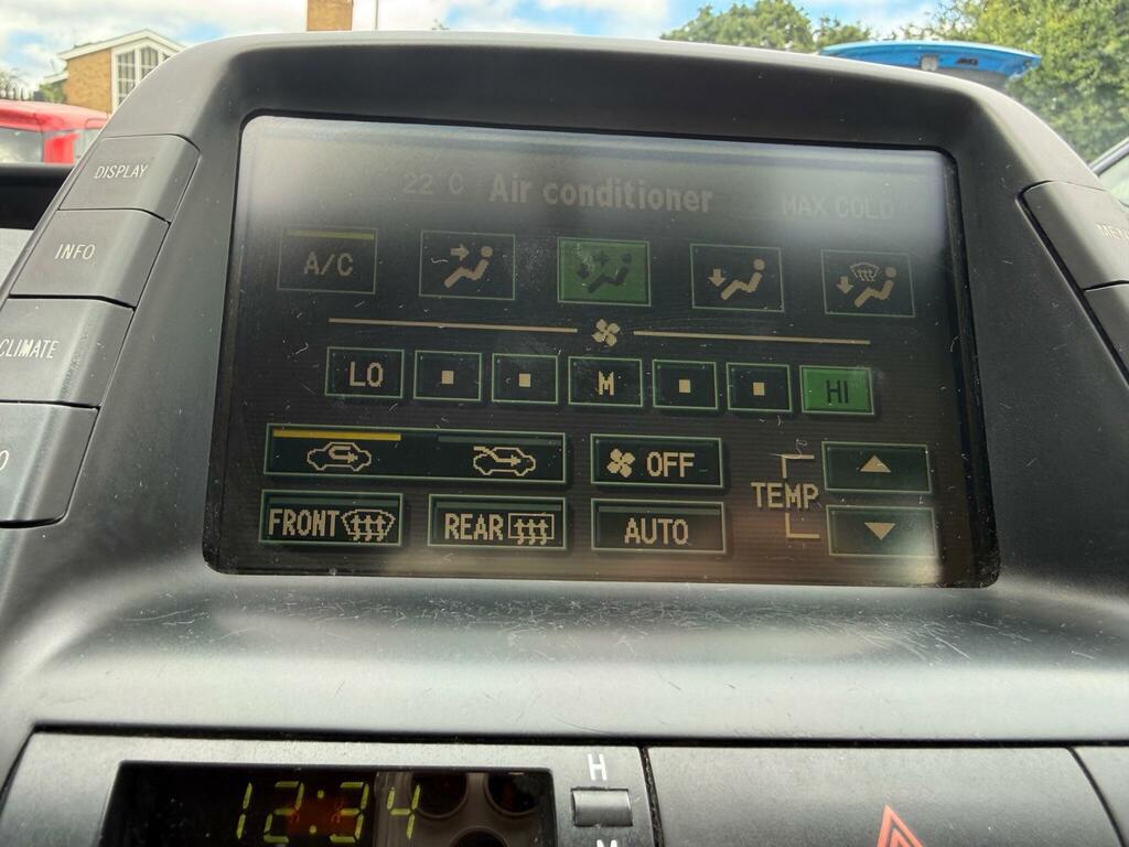 Toyota Prius 1.5 T4 Cvt Black #27
