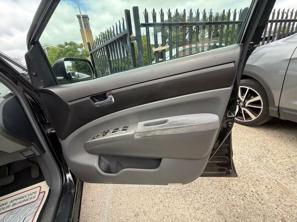Toyota Prius 1.5 T4 Cvt Black #17
