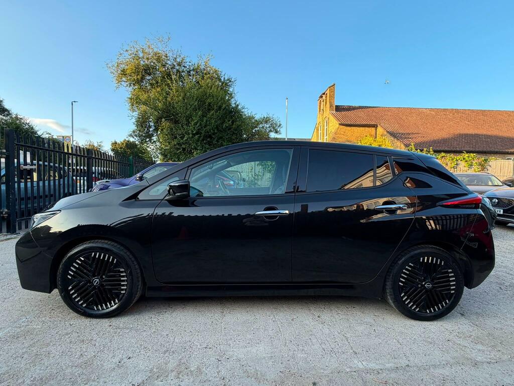 Nissan Leaf N-connecta Black #3