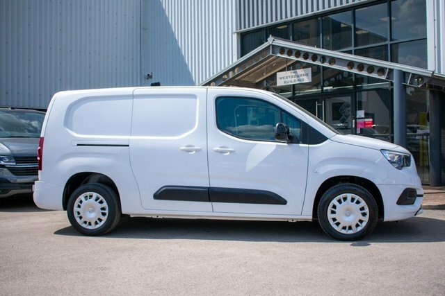 Vauxhall Combo 1.5 Turbo D 2300 Pro Panel Van 6Dr L White #3