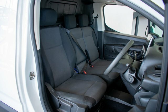 Vauxhall Combo 1.5 Turbo D 2300 Sportive Panel Van Man White #2