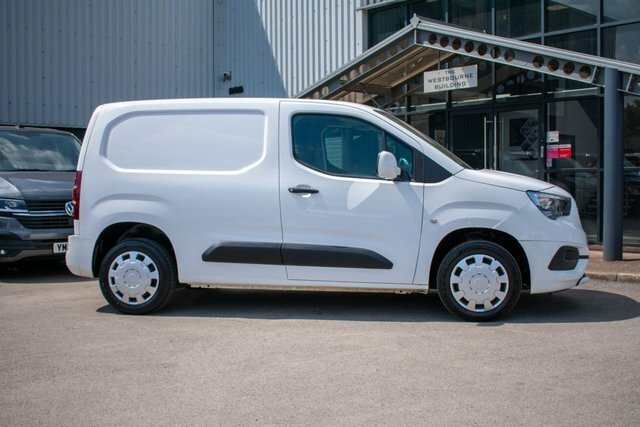 Vauxhall Combo 1.5 Turbo D 2300 Sportive Panel Van Man White #3