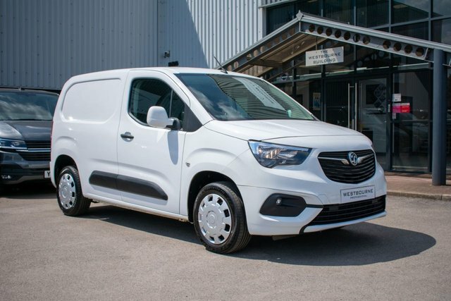 Vauxhall Combo 1.5 Turbo D 2300 Sportive Panel Van Man White