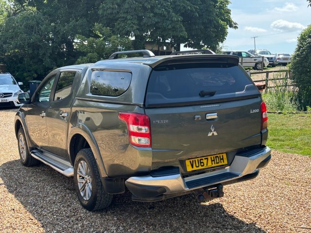 Mitsubishi L200 2.4 Di-d Dc Warrior Pickup Double Cab M VU67HDH Green #4