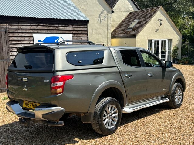 Mitsubishi L200 2.4 Di-d Dc Warrior Pickup Double Cab M VU67HDH Green #5