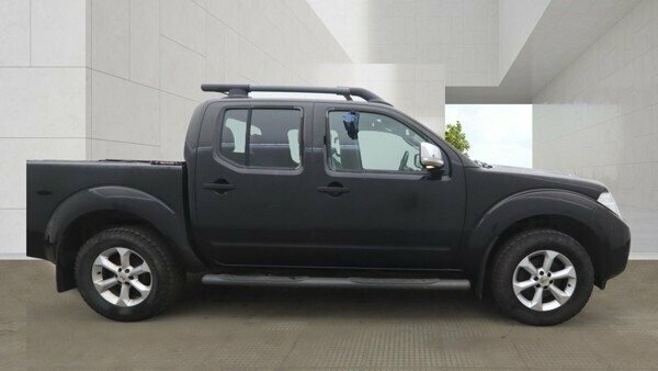 Nissan Navara 2.5 Dci Tekna Pickup Double Cab Black #5