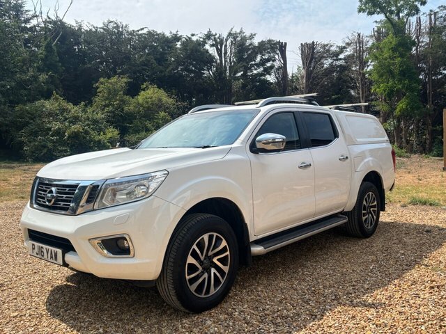 Nissan Navara 2.3 Dci Tekna Pickup Double Cab PJ16YAW White #4