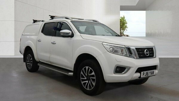Nissan Navara 2.3 Dci Tekna Pickup Double Cab White