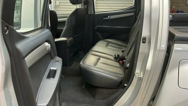 Isuzu D-Max Td Fury Pickup Red #8