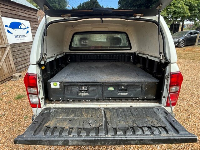 Isuzu D-Max 1.9 Td Blade 4Wd Euro 6 Black #15