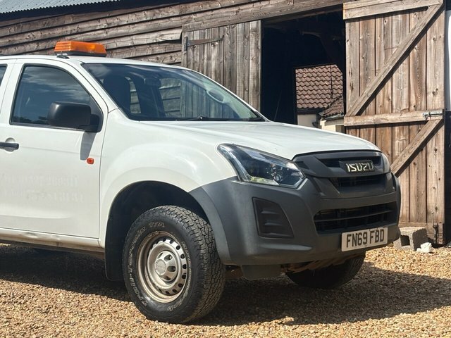 Isuzu D-Max 1.9 Td Utility Pickup Double Cab White #2