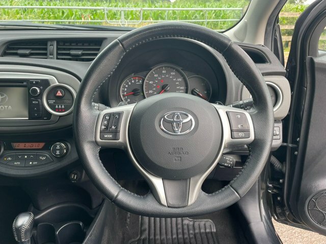 Toyota Yaris 1.3 Vvt-i Icon Plus 99 Bhp Red #7
