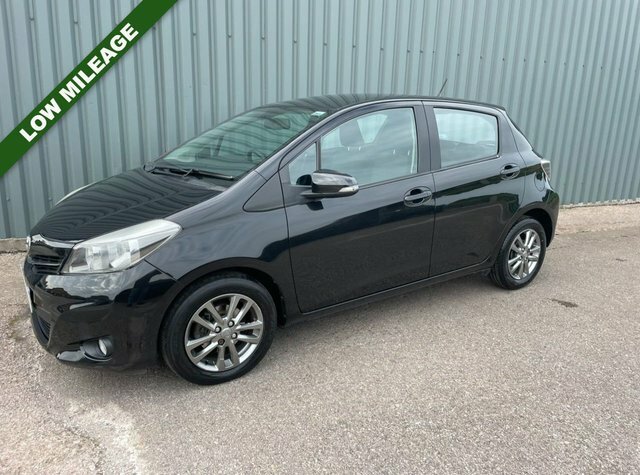 Toyota Yaris 1.3 Vvt-i Icon Plus 99 Bhp Red #2