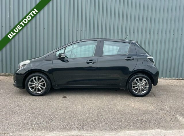 Toyota Yaris 1.3 Vvt-i Icon Plus 99 Bhp Red #4