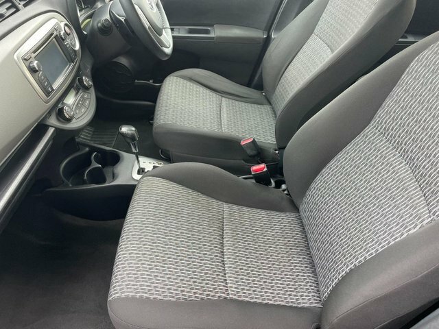 Toyota Yaris 1.3 Vvt-i Icon Plus 99 Bhp Red #13