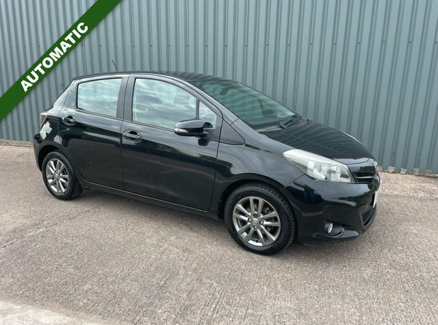 Toyota Yaris 1.3 Vvt-i Icon Plus 99 Bhp Red #1