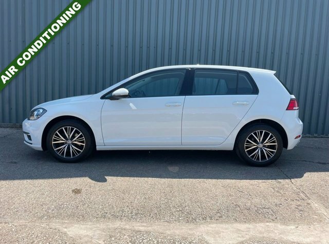 Volkswagen Golf 2017 1.4 Tsi Se Nav Hatchback Dsg Euro White #4