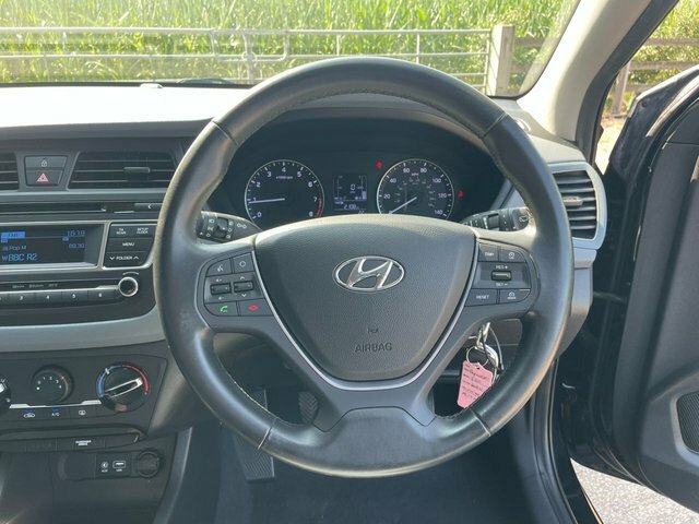 Hyundai I20  White #7