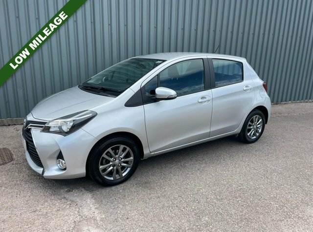 Toyota Yaris 2015 1.33 Dual Vvt-i Icon Hatchback Mul Silver #2