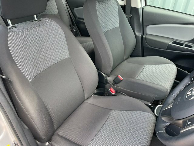 Toyota Yaris Hatchback Brown #10