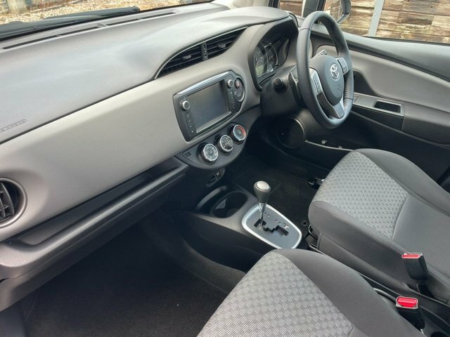 Toyota Yaris Hatchback Brown #11