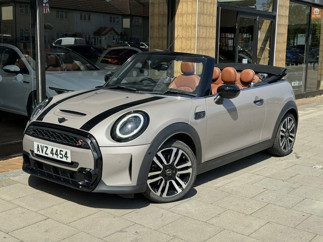 Mini Convertible 2.0 Cooper S Exclusive Convertible Step Grey #2
