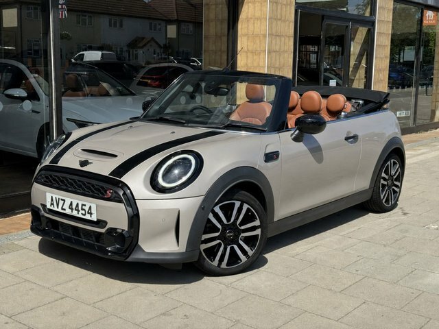 Mini Convertible 2.0 Cooper S Exclusive Convertible Step Grey