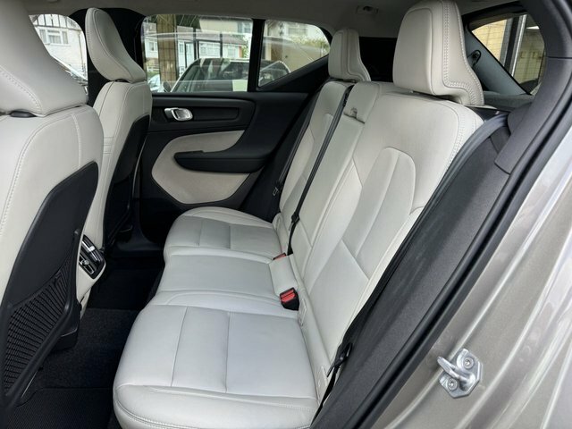 Volvo XC40 1.5 T3 Inscription Pro Suv Euro 6 YH21BXZ Grey #3