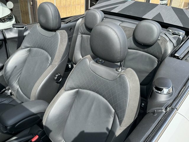 Mini Convertible 2.0 Cooper S Sport Convertible Steptron Black #2