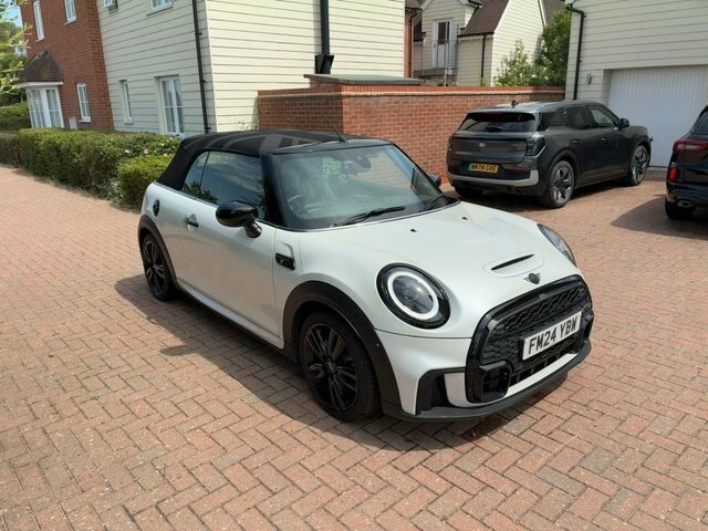 Mini Convertible 2.0 Cooper S Sport Convertible Steptron Black