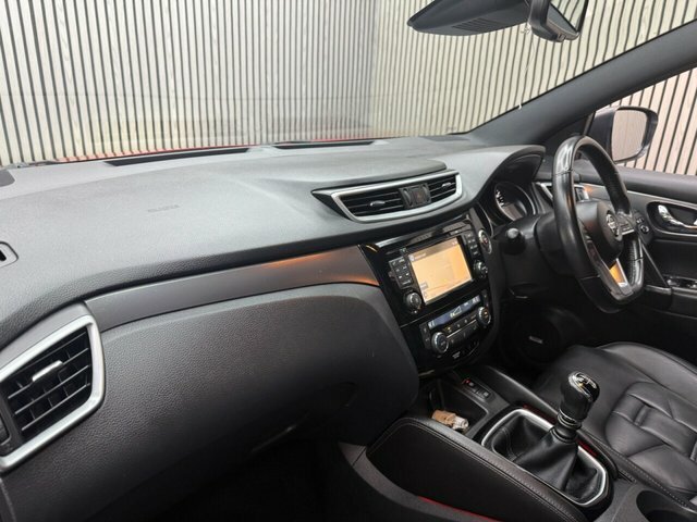 Nissan Qashqai 1.5 Dci Tekna Suv Euro 6 S S DN68VJG Red #5