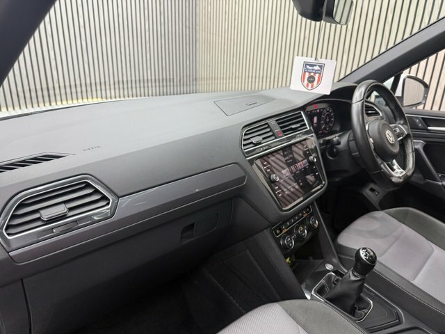 Volkswagen Tiguan 2.0 Tdi R-line Suv Euro 6 S S SP67XKS White #5