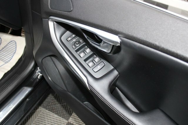 Volvo V40 2.0 D4 R-design Lux Nav 188 Bhp Silver #12