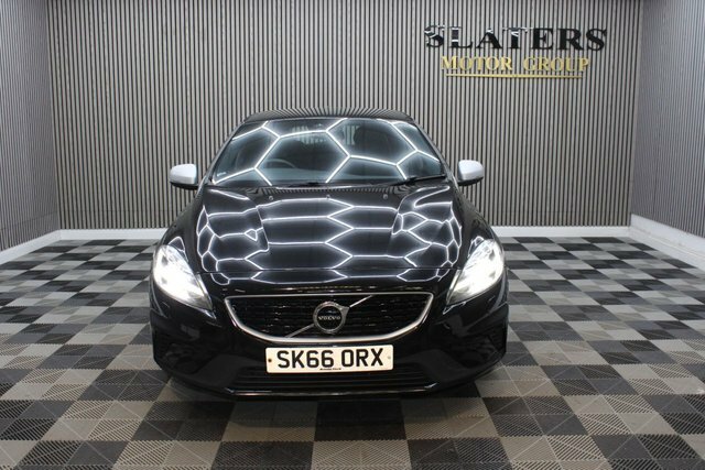 Volvo V40 2.0 D4 R-design Hatchback Euro 6 Black #4