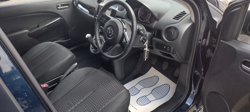 Mazda 2 2 Colour Edition White #10