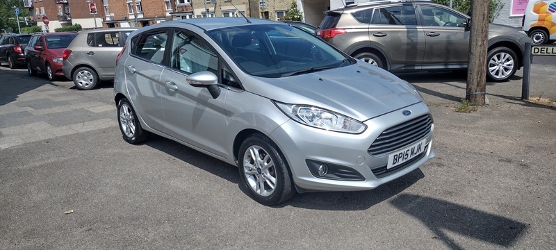 Ford Fiesta Zetec Silver #5